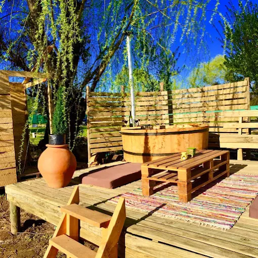 Hot tub privado burbujeante bajo las estrellas